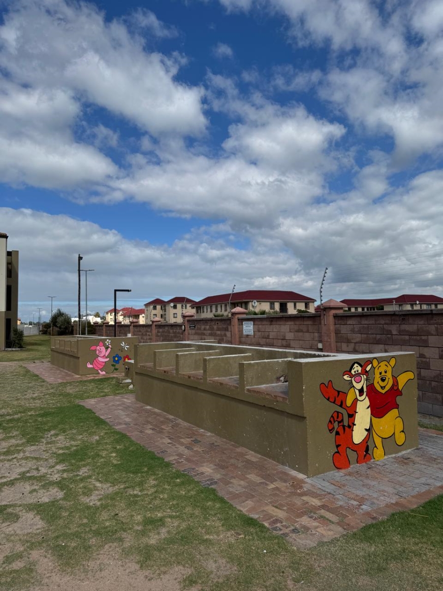 To Let 1 Bedroom Property for Rent in Guldenland Western Cape